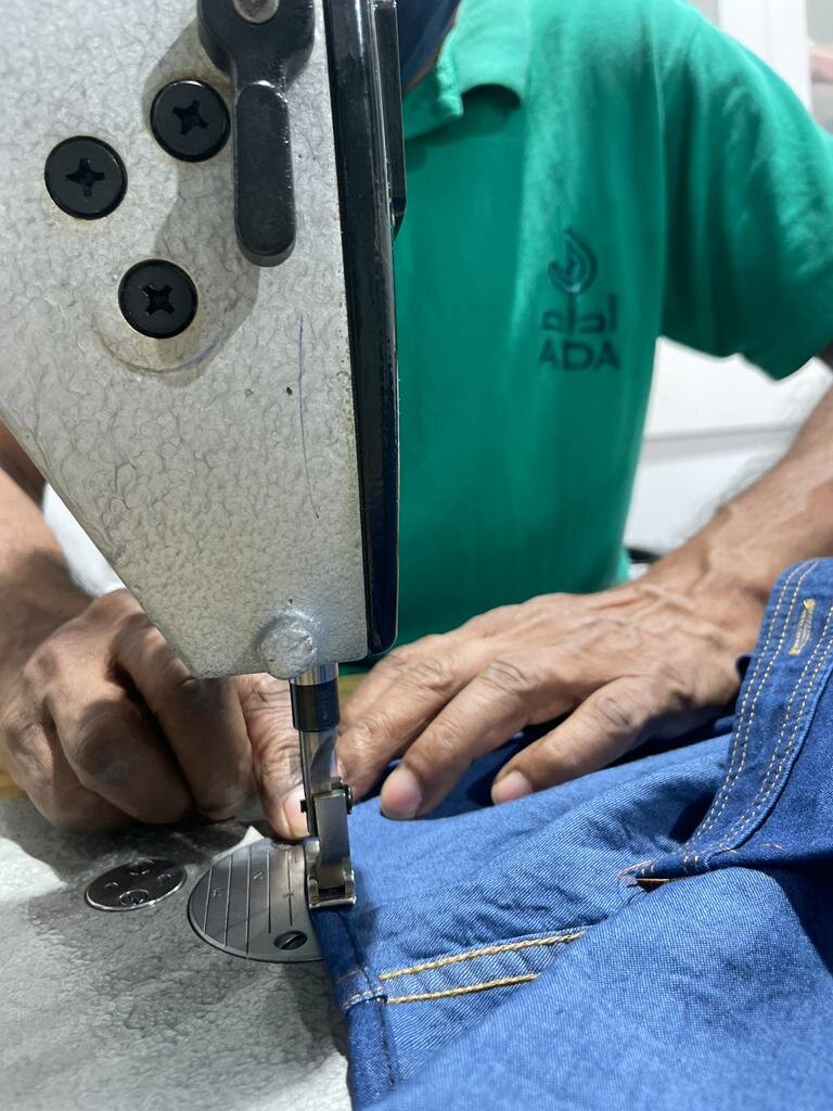 ترميم الملابس والخياطة